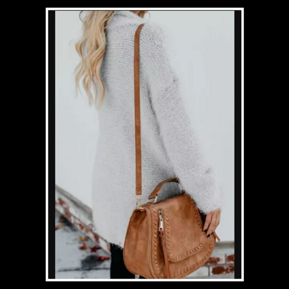 🎊‼️CLEARANCE PRICE FIRM‼️HPx2⭐🎊🤍Gray Fuzzy  Cardigan🤍 - Picture 2 of 4